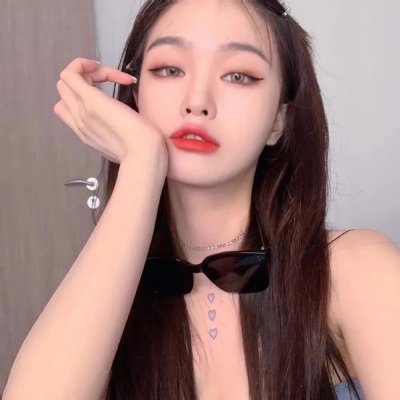 我八岁，镇压万邪